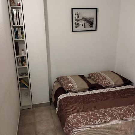 Sanary Sur Mer Appartement 30M2 T2 Avec Terrasse Piscine 10Min A Pied De La Plage מראה חיצוני תמונה