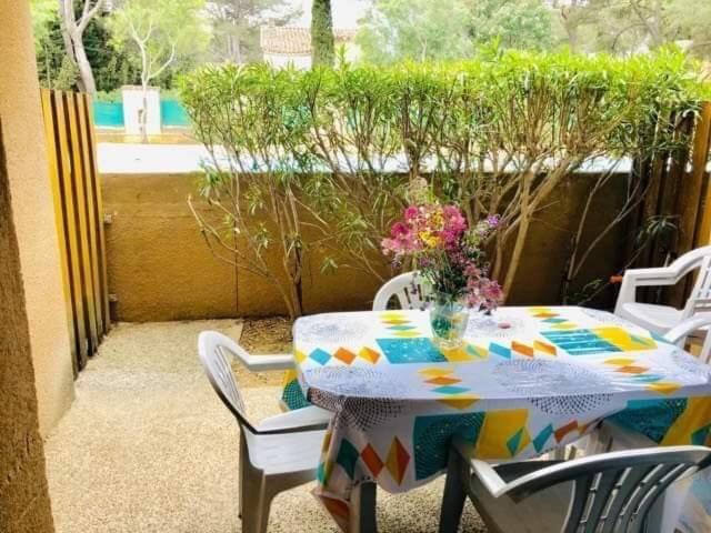 Sanary Sur Mer Appartement 30M2 T2 Avec Terrasse Piscine 10Min A Pied De La Plage מראה חיצוני תמונה